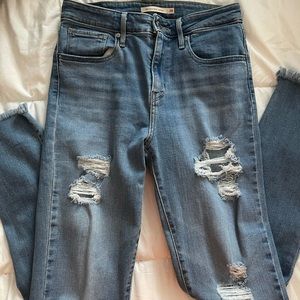 Levi’s 721 High Rise Skinny jeans